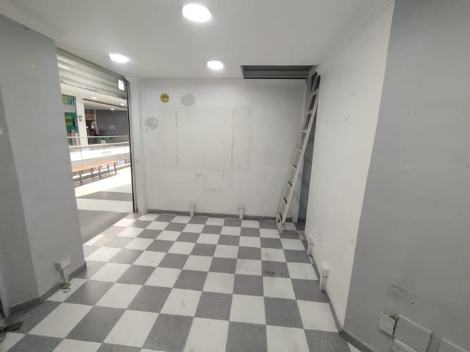 Local en arriendo en La Candelaria, Medellín, 12 m² · foto 3 de 7