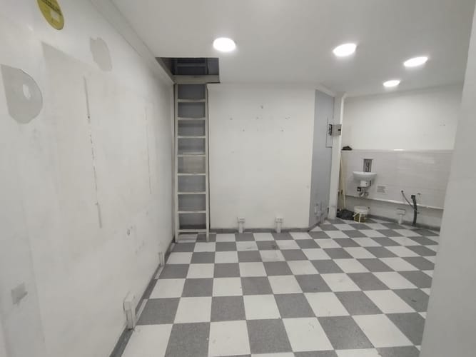 Local en arriendo en La Candelaria, Medellín, 12 m² · foto 6 de 7