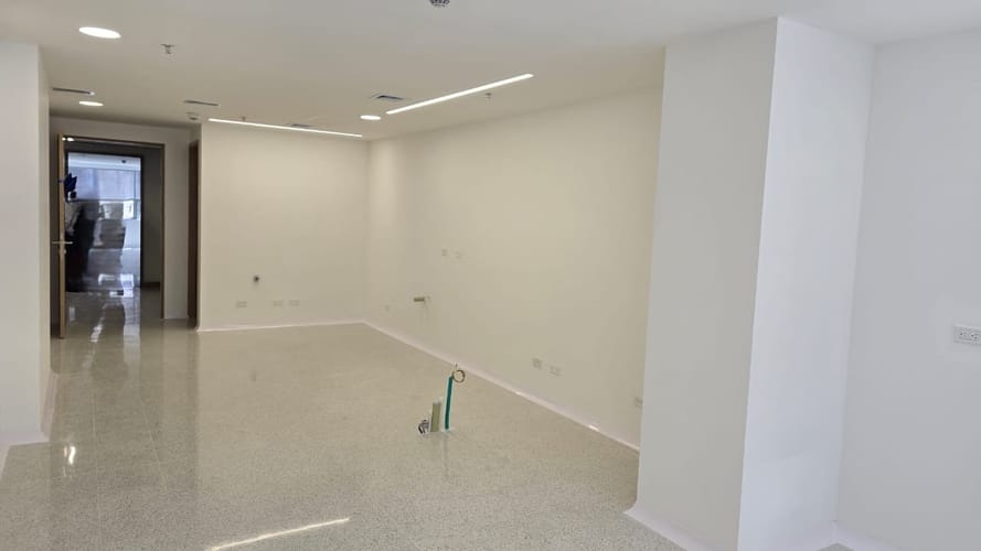 Consultorio en arriendo en El Poblado, Medellín, 42 m² · foto 2 de 9