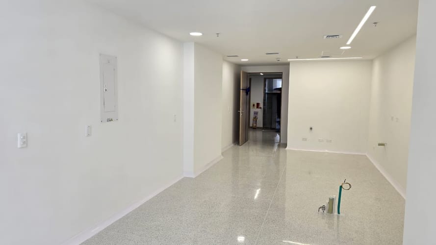 Consultorio en arriendo en El Poblado, Medellín, 42 m² · foto 6 de 9
