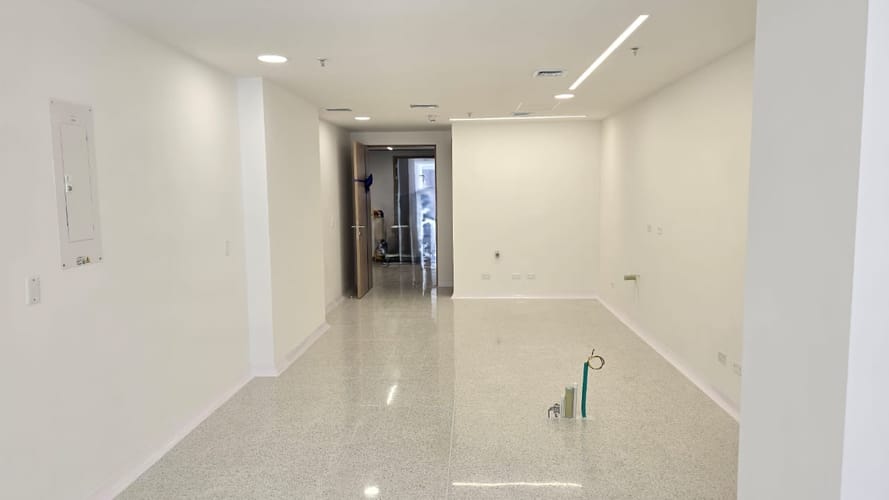 Consultorio en arriendo en El Poblado, Medellín, 42 m² · foto 8 de 9