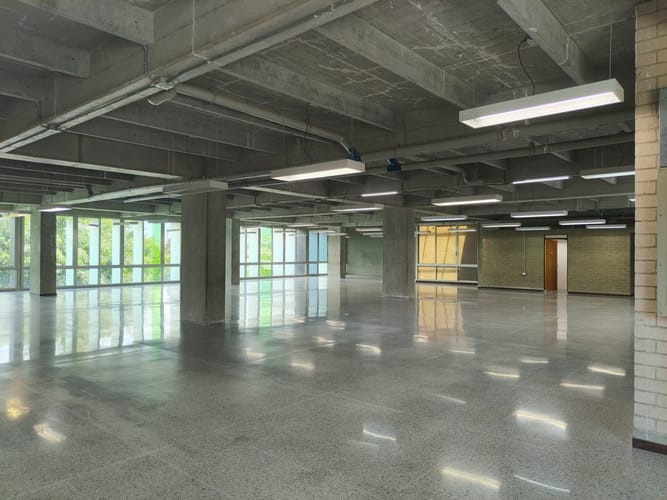 Local en arriendo en Cristo Rey, Medellín, 350 m² · foto 8 de 9