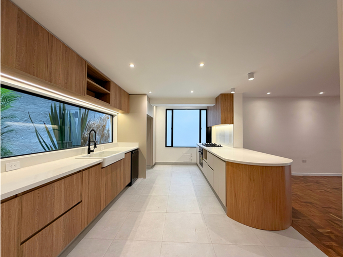 Apartamento de 3 alcobas en venta en Los Rosales, Bogotá, 248 m² · foto 4 de 24