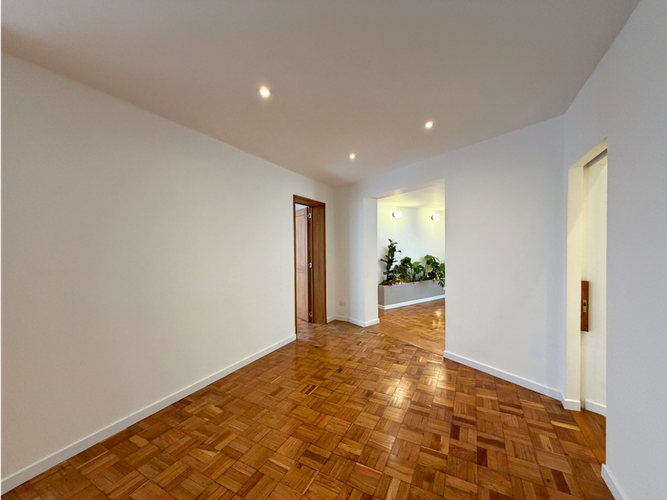 Apartamento de 3 alcobas en venta en Los Rosales, Bogotá, 248 m² · foto 12 de 24