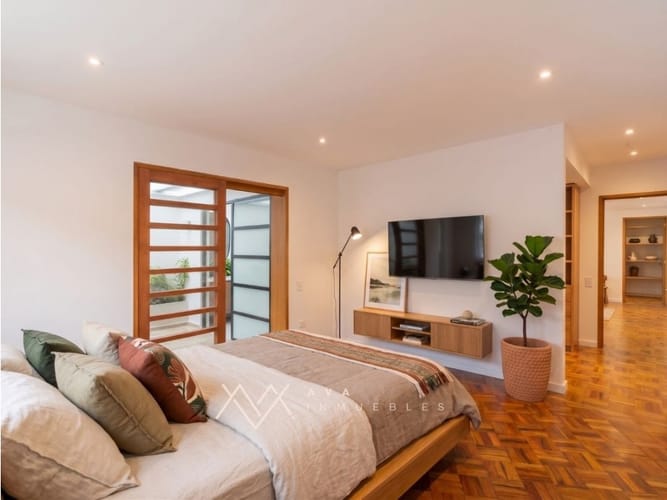 Apartamento de 3 alcobas en venta en Los Rosales, Bogotá, 248 m² · foto 14 de 24