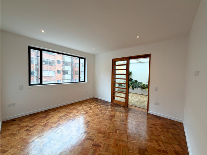 Apartamento de 3 alcobas en venta en Los Rosales, Bogotá, 248 m² · foto 15 de 24