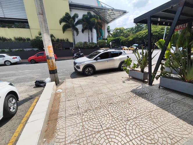 Local en arriendo en Laureles, Medellín, 45 m² · foto 2 de 10