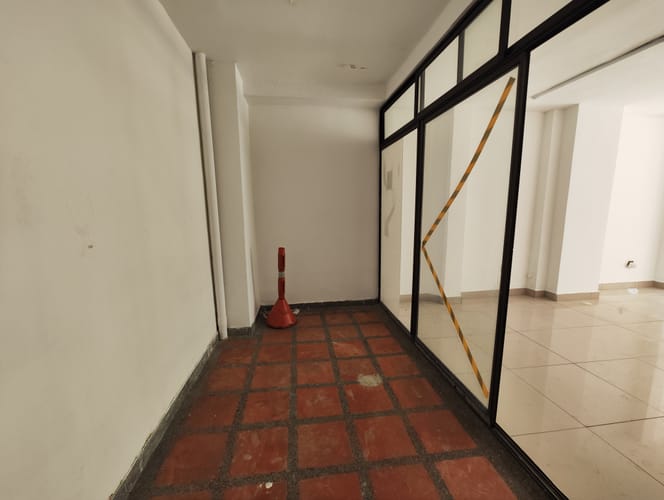 Local en arriendo en Laureles, Medellín, 45 m² · foto 3 de 10