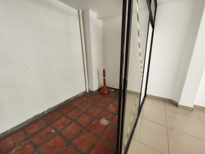 Local en arriendo en Laureles, Medellín, 45 m² · foto 6 de 10