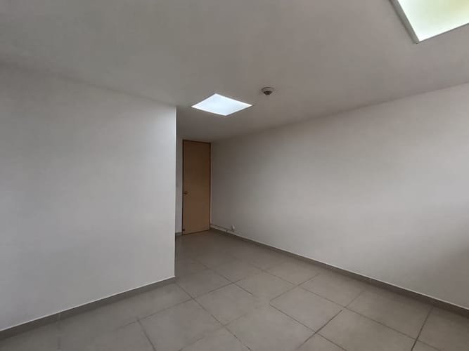 Oficina en arriendo en Laureles, Medellín, 76 m² · foto 2 de 13