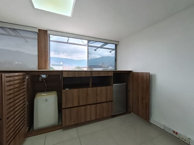 Oficina en arriendo en Laureles, Medellín, 76 m² · foto 3 de 13