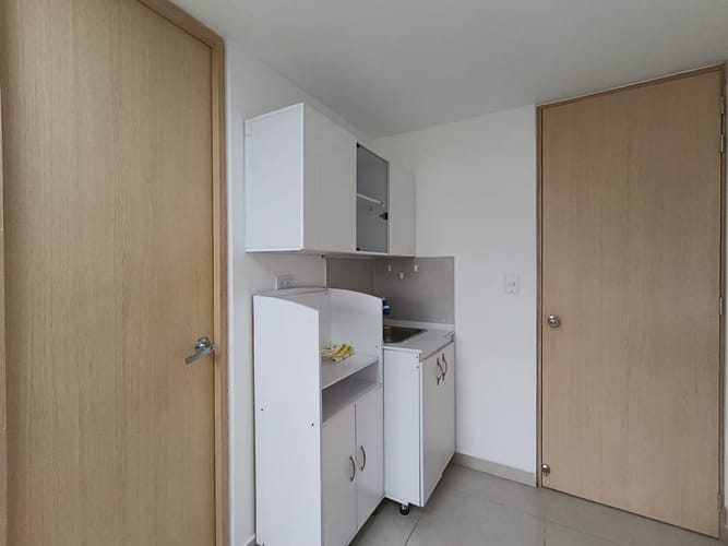 Oficina en arriendo en Laureles, Medellín, 76 m² · foto 5 de 13