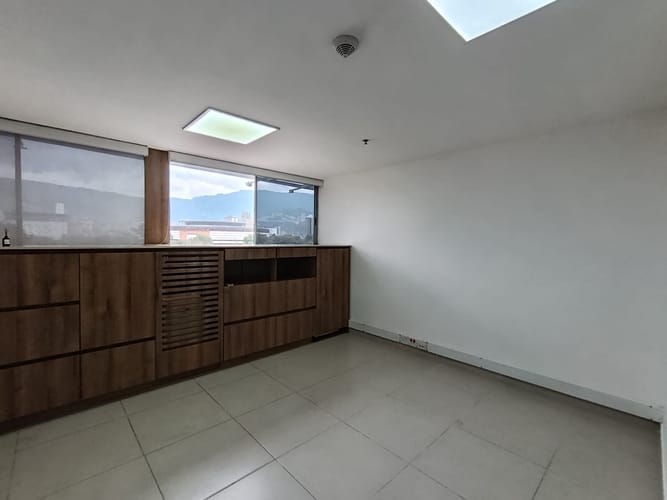 Oficina en arriendo en Laureles, Medellín, 76 m² · foto 7 de 13