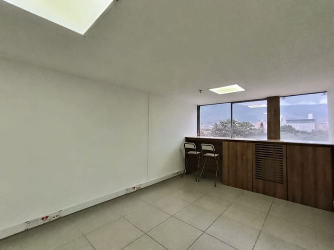 Oficina en arriendo en Laureles, Medellín, 76 m² · foto 10 de 13