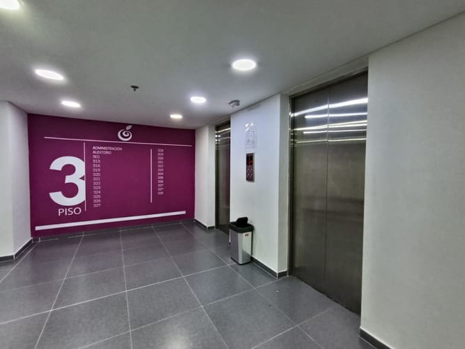 Oficina en arriendo en Laureles, Medellín, 76 m² · foto 11 de 13