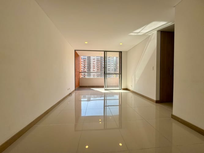 Apartamento de 3 alcobas en arriendo en Camino Verde, Envigado, 78 m² · foto 2 de 20