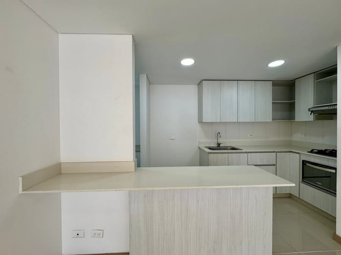 Apartamento de 3 alcobas en arriendo en Camino Verde, Envigado, 78 m² · foto 3 de 20