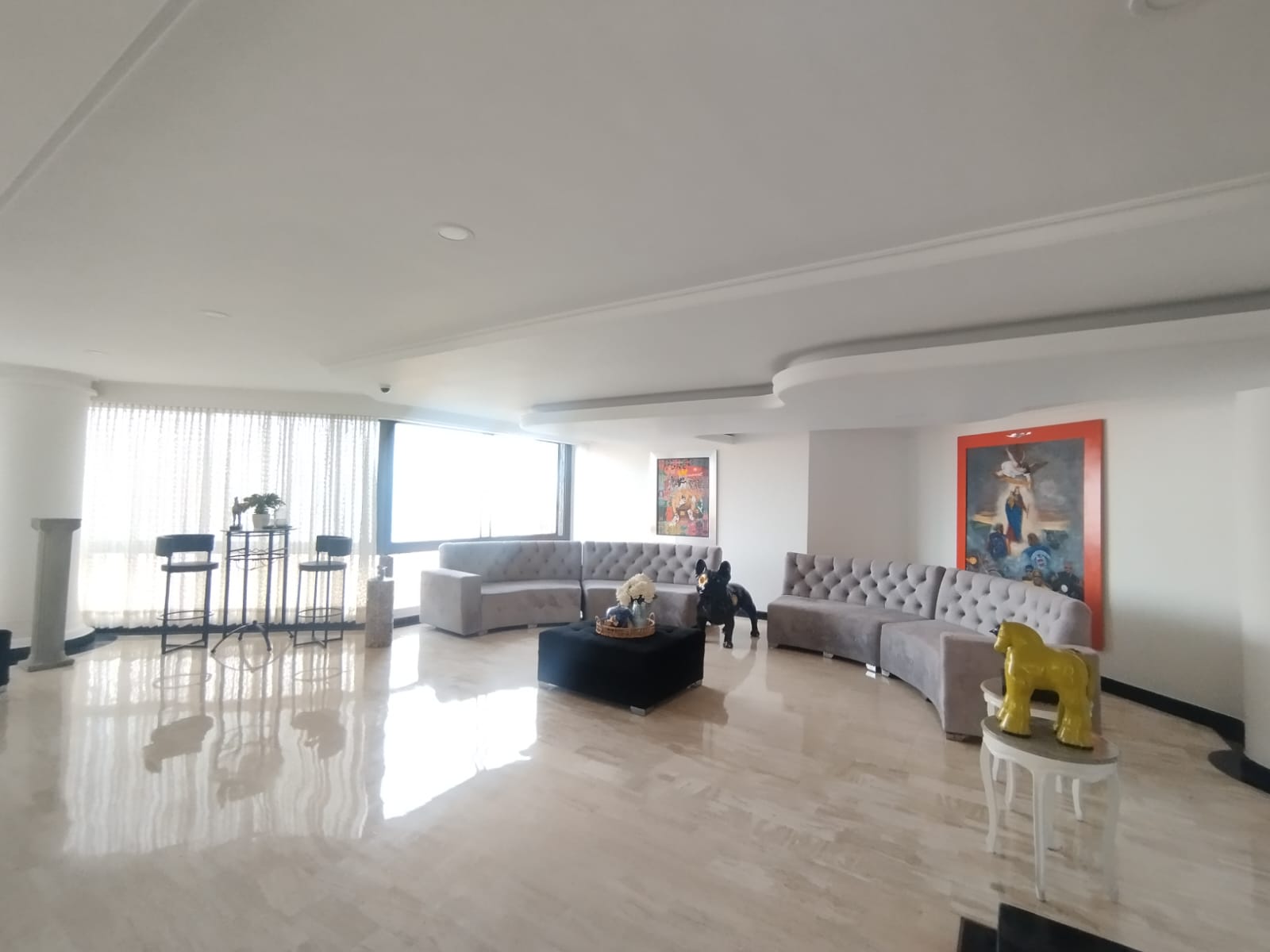 Apartamento en arriendo en El Poblado, Medellín · foto 2 de 20