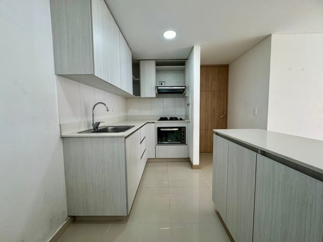 Apartamento de 3 alcobas en arriendo en Camino Verde, Envigado, 78 m² · foto 5 de 20