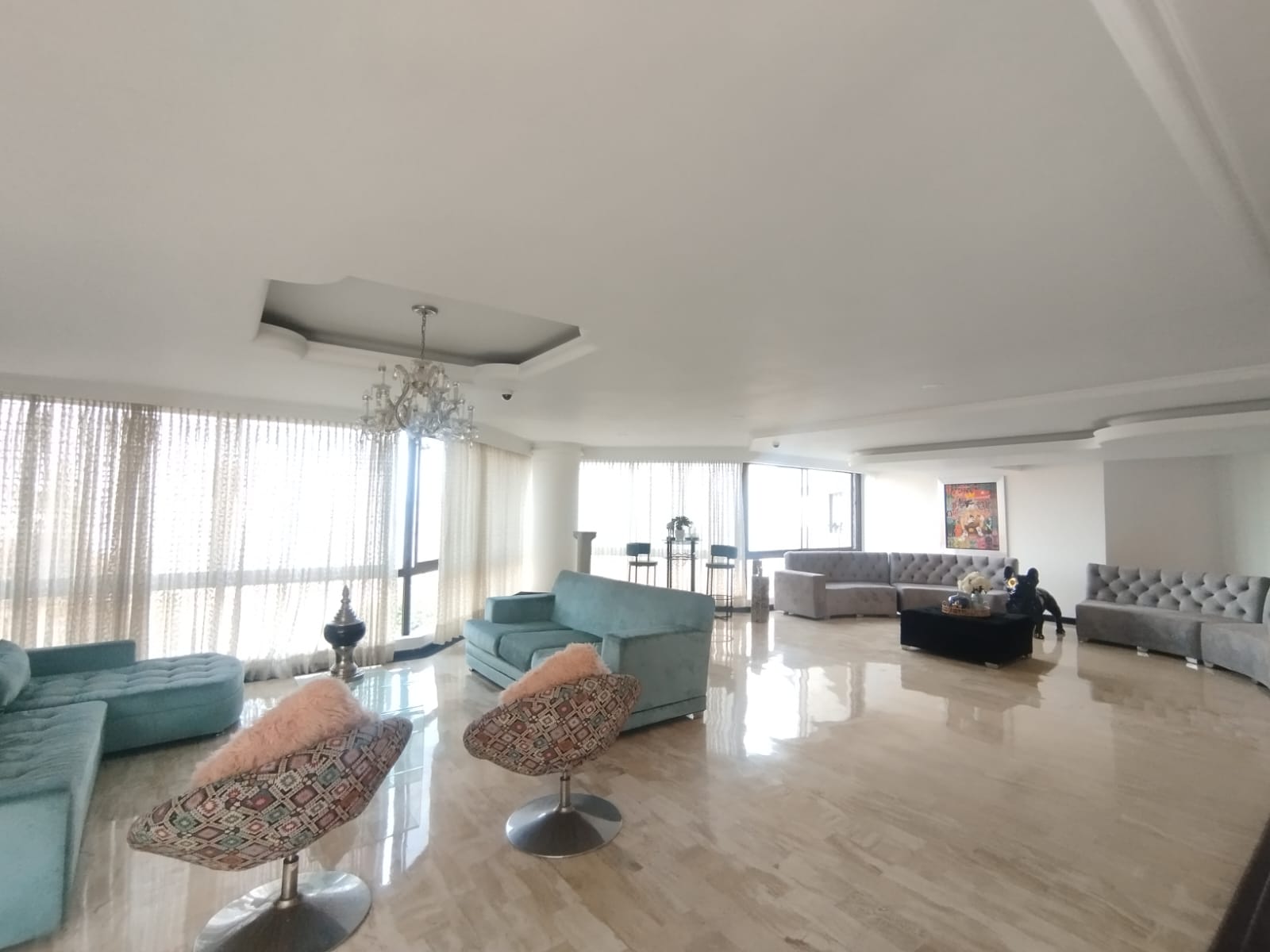 Apartamento en arriendo en El Poblado, Medellín · foto 3 de 20