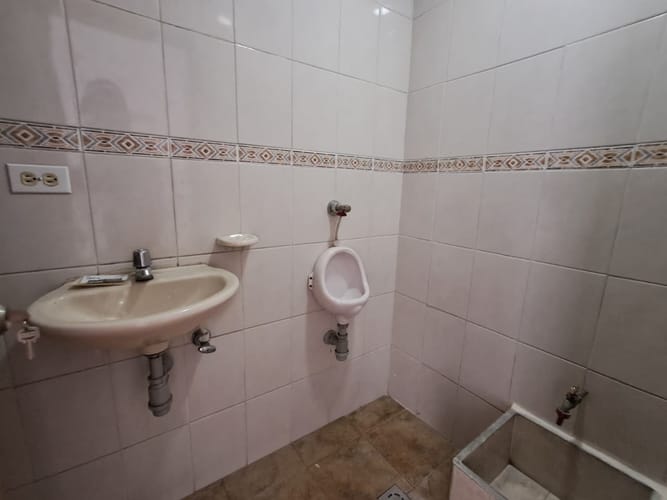 Local en arriendo en Belén, Medellín, 100 m² · foto 2 de 20