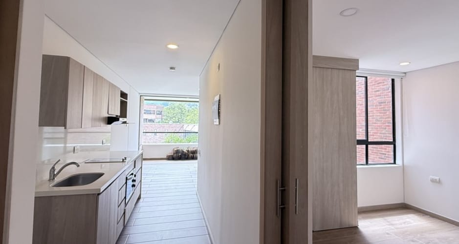 Apartamento de 1 alcoba en arriendo en Loma Del Escobero, Envigado, 54 m² · foto 6 de 8