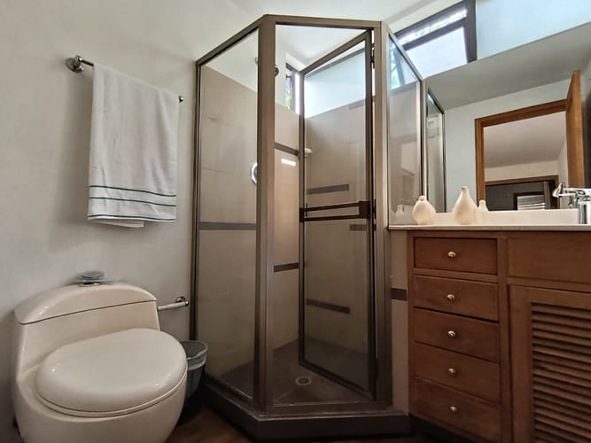 Apartamento de 4 alcobas en arriendo en El Poblado, Medellín, 220 m² · foto 19 de 20