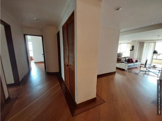 Apartamento de 3 alcobas en arriendo en El Poblado, Medellín, 187 m² · foto 2 de 20
