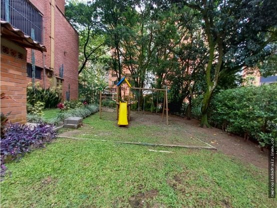 Apartamento de 3 alcobas en arriendo en El Poblado, Medellín, 187 m² · foto 4 de 20
