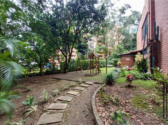 Apartamento de 3 alcobas en arriendo en El Poblado, Medellín, 187 m² · foto 16 de 20