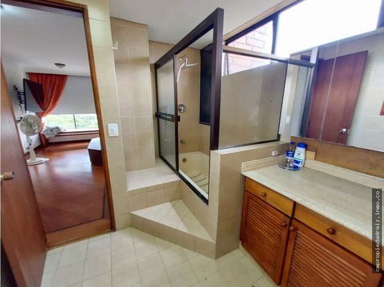Apartamento de 3 alcobas en arriendo en El Poblado, Medellín, 187 m² · foto 17 de 20