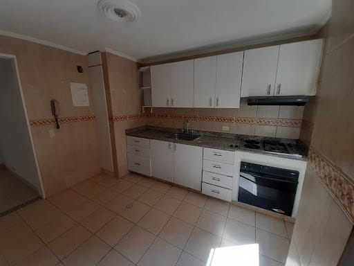 Apartamento de 3 alcobas en arriendo en Laureles, Medellín, 130 m² · foto 10 de 20