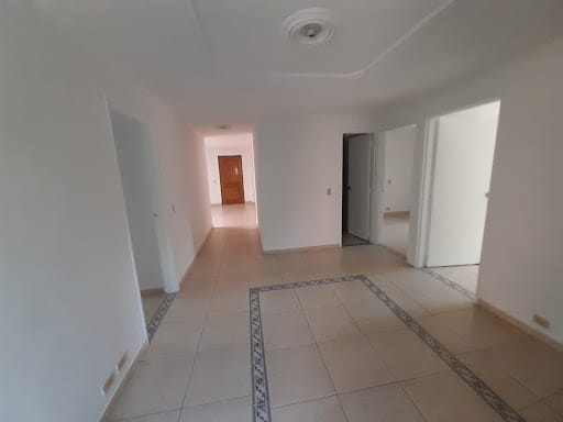 Apartamento de 3 alcobas en arriendo en Laureles, Medellín, 130 m² · foto 12 de 20