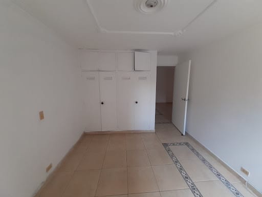 Apartamento de 3 alcobas en arriendo en Laureles, Medellín, 130 m² · foto 14 de 20