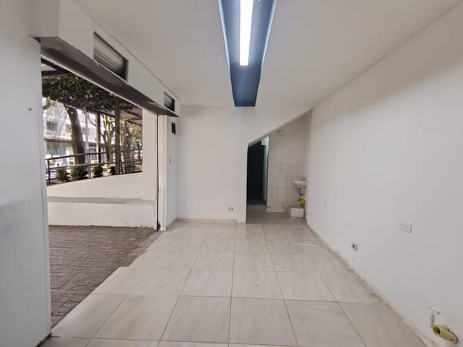 Local en arriendo en La Candelaria, Medellín, 35 m² · foto 5 de 11
