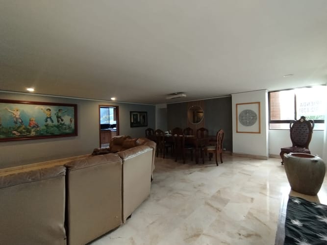 Apartamento de 4 alcobas en arriendo en El Poblado, Medellín, 200 m² · foto 2 de 17