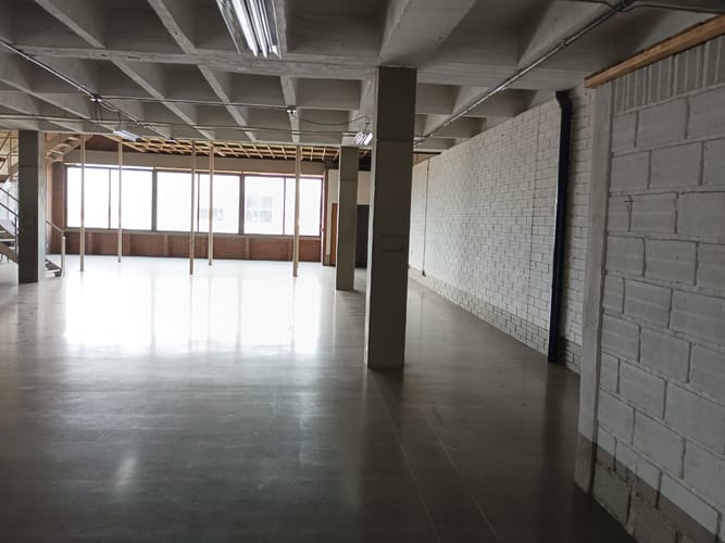 Local en arriendo en Cristo Rey, Medellín, 870 m² · foto 3 de 6