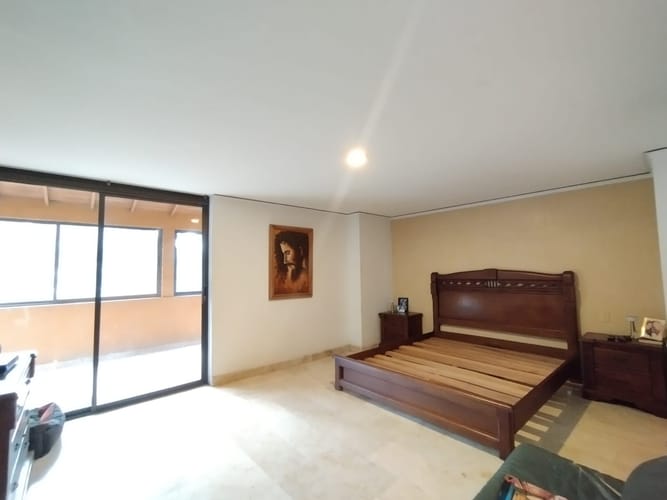 Apartamento de 4 alcobas en arriendo en El Poblado, Medellín, 200 m² · foto 11 de 17