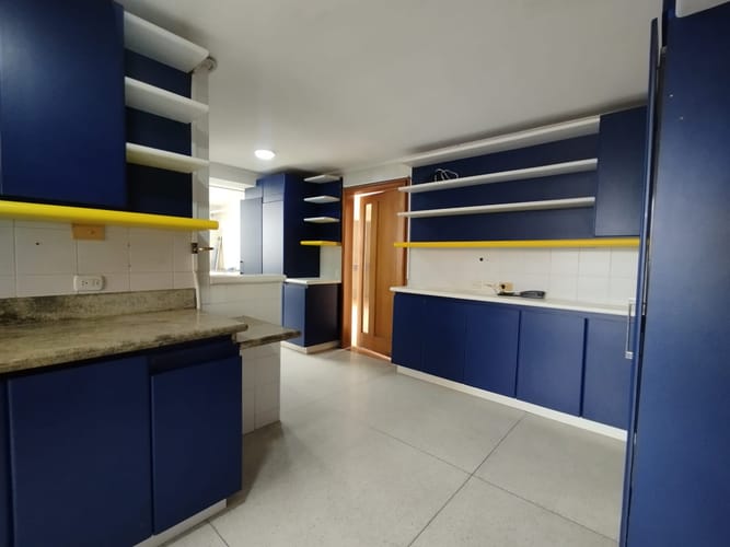 Apartamento de 4 alcobas en arriendo en Lalinde, Medellín, 285 m² · foto 10 de 20