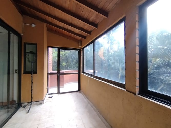 Apartamento de 4 alcobas en arriendo en El Poblado, Medellín, 200 m² · foto 16 de 17