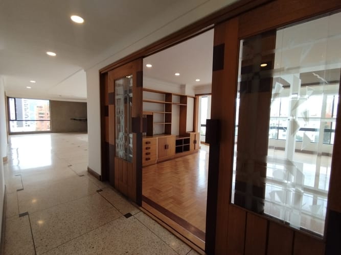 Apartamento de 4 alcobas en arriendo en Lalinde, Medellín, 285 m² · foto 20 de 20