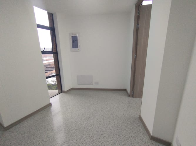 Consultorio en arriendo en El Poblado, Medellín, 35 m² · foto 6 de 9