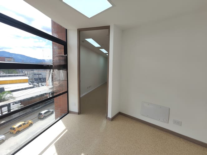 Consultorio en arriendo en El Poblado, Medellín, 32 m² · foto 6 de 13