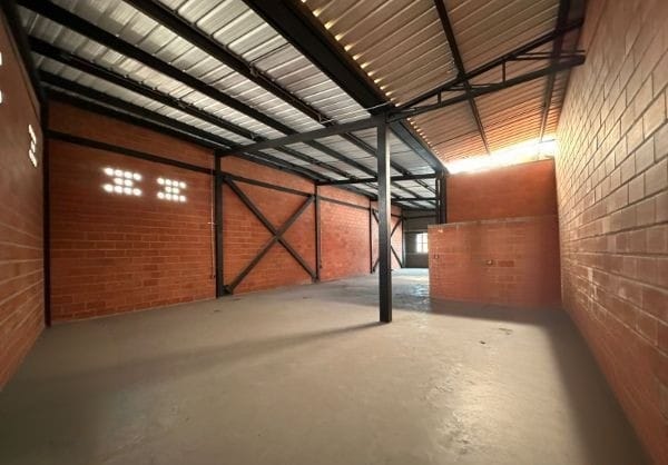 Bodega en arriendo en Guayabal, Medellín, 200 m² · foto 5 de 8