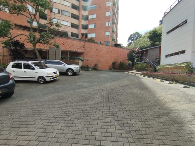 Oficina en arriendo en Las Lomitas, Sabaneta, 350 m² · foto 3 de 20
