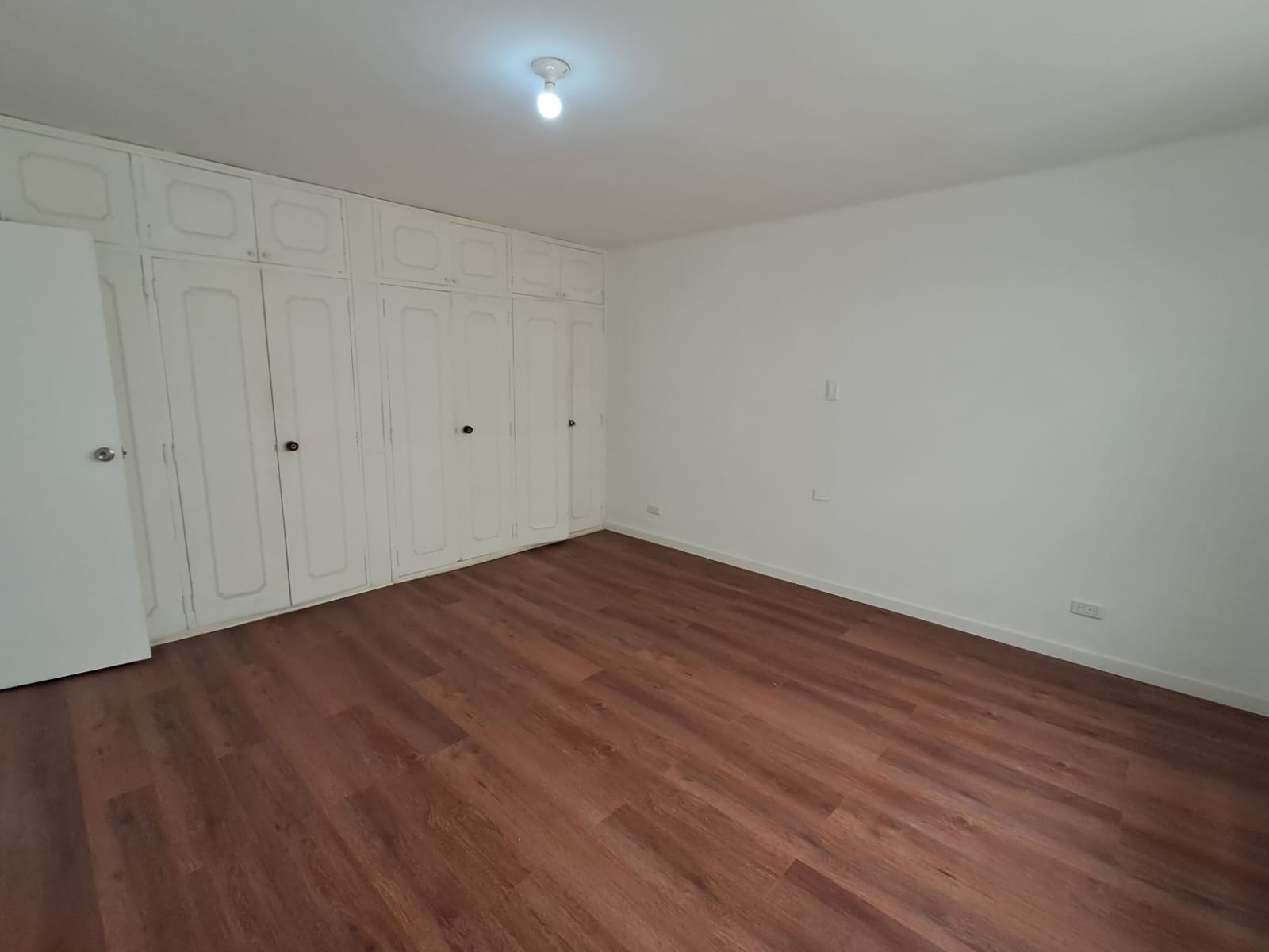 Casa en arriendo en El Poblado, Medellín · foto 8 de 19