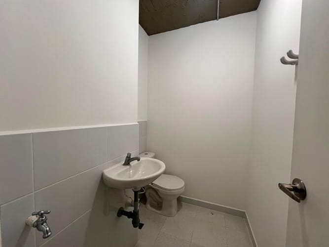 Local en arriendo en Conquistadores, Medellín, 93 m² · foto 10 de 14