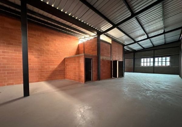 Bodega en arriendo en Guayabal, Medellín, 200 m² · foto 5 de 8