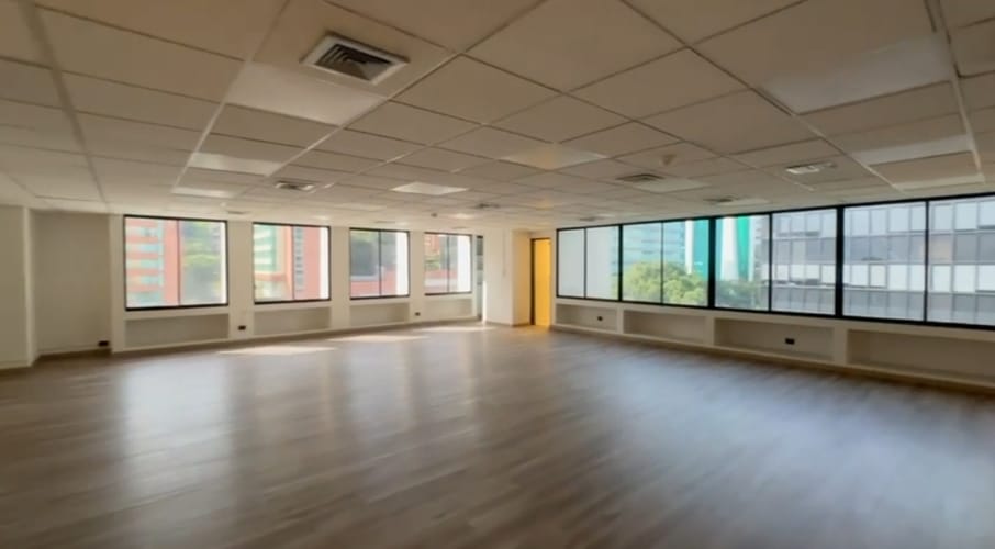 Oficina en arriendo en Patio Bonito, Medellín, 125 m² · foto 4 de 15