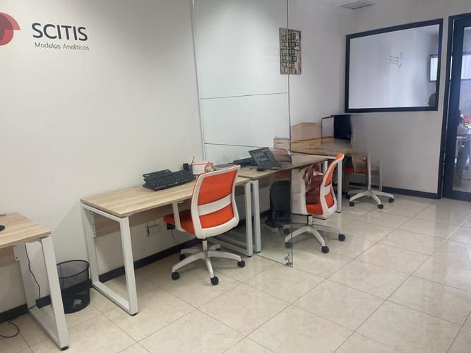 Oficina en arriendo en Los Balsos, Medellín, 45 m² · foto 2 de 9